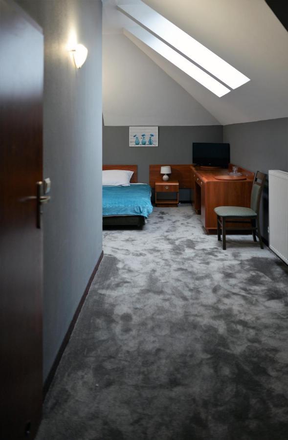 Bed and Breakfast Gosciniec Czarci Mlyn Бендзин Экстерьер фото