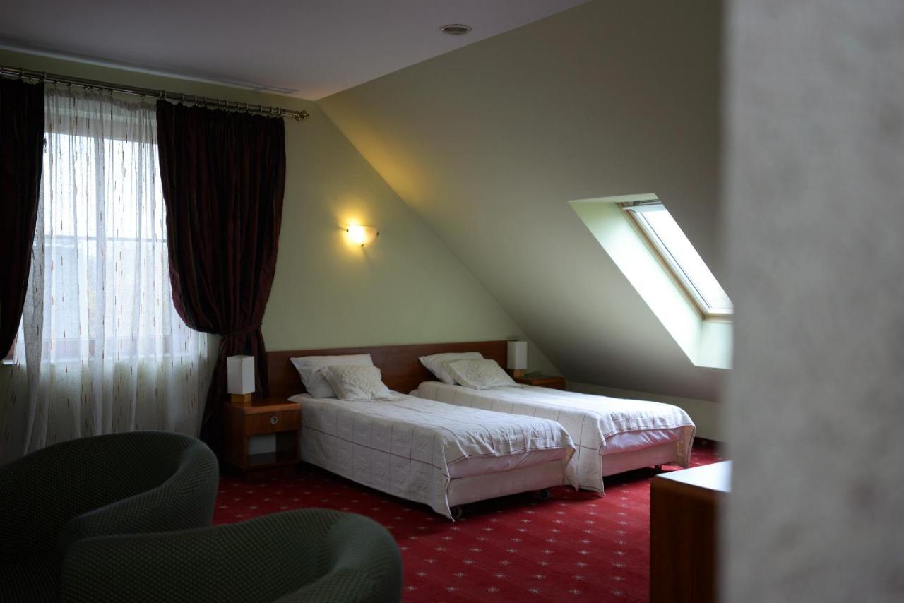 Bed and Breakfast Gosciniec Czarci Mlyn Бендзин Экстерьер фото