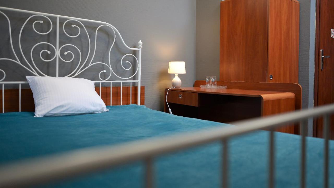 Bed and Breakfast Gosciniec Czarci Mlyn Бендзин Экстерьер фото