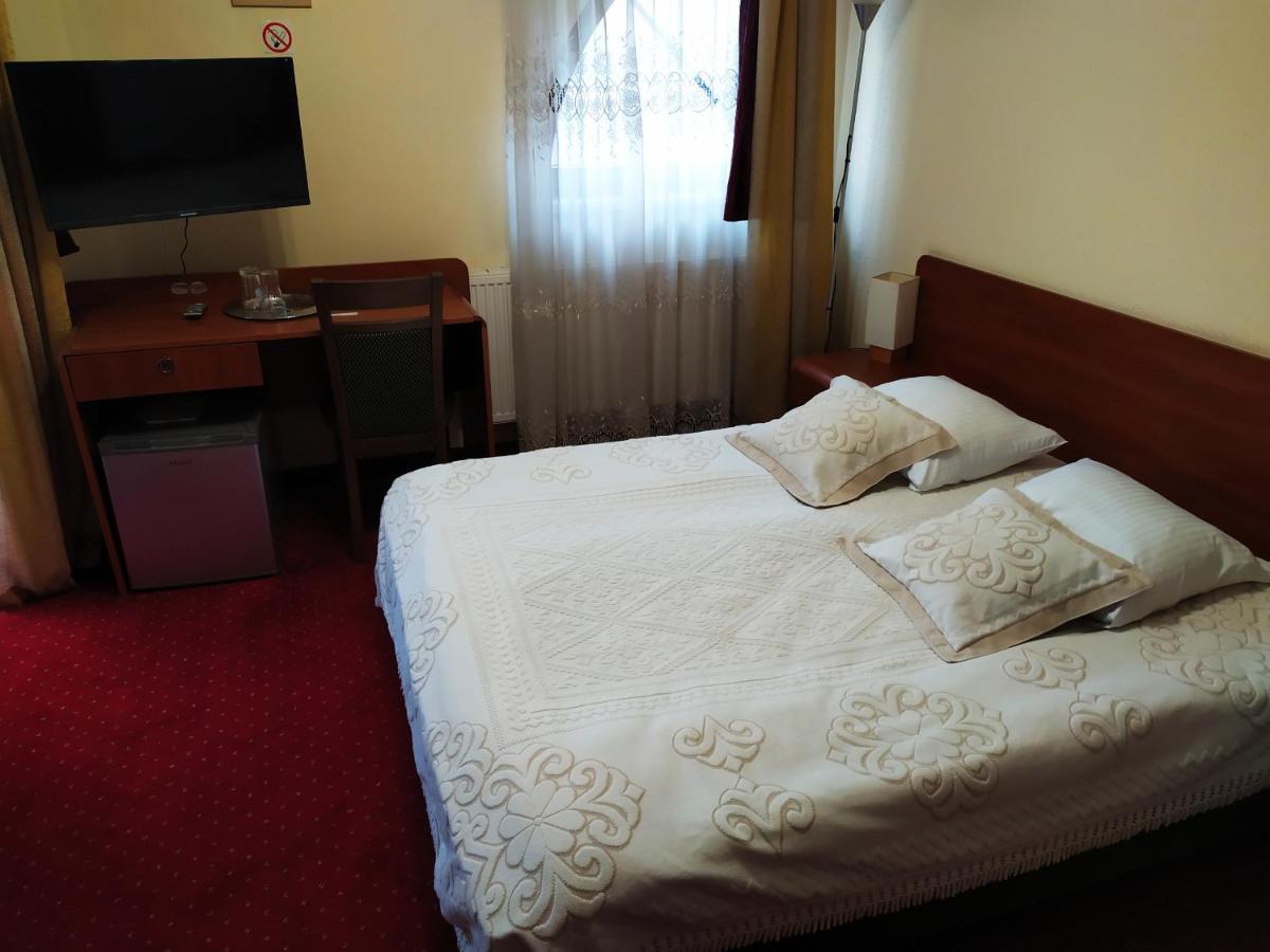 Bed and Breakfast Gosciniec Czarci Mlyn Бендзин Экстерьер фото