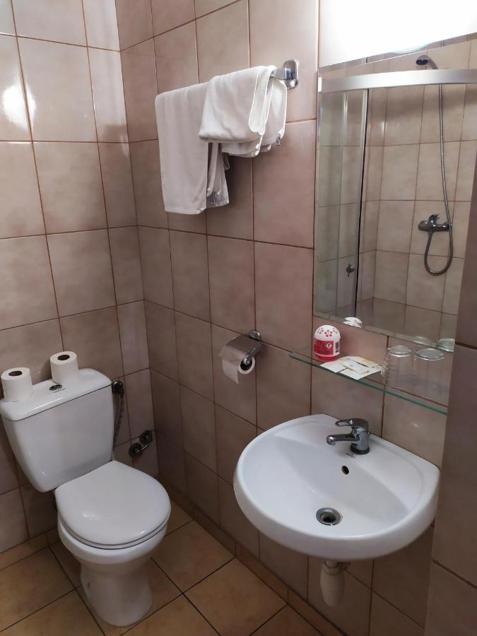 Bed and Breakfast Gosciniec Czarci Mlyn Бендзин Экстерьер фото