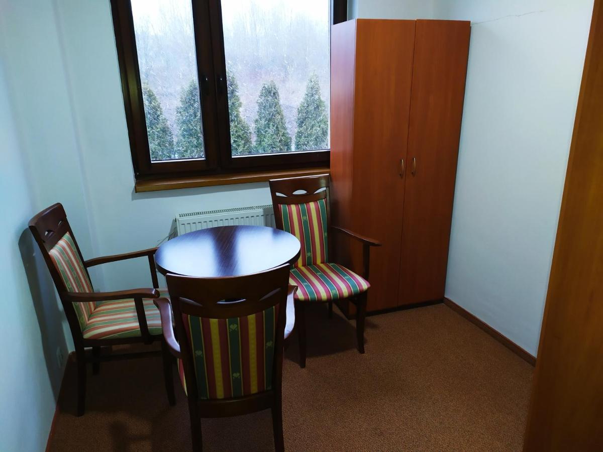 Bed and Breakfast Gosciniec Czarci Mlyn Бендзин Экстерьер фото