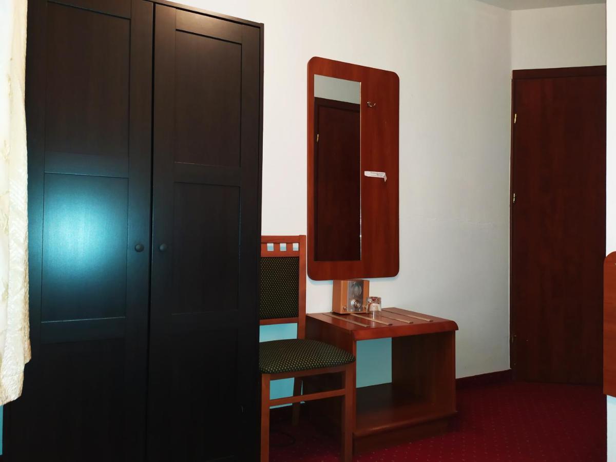 Bed and Breakfast Gosciniec Czarci Mlyn Бендзин Экстерьер фото